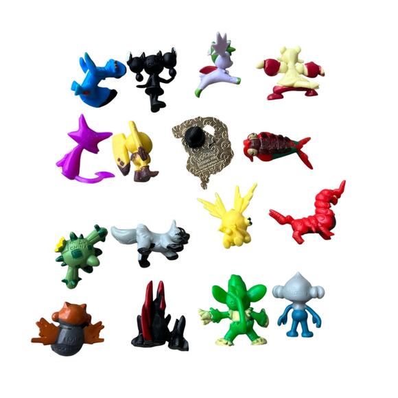 Pokemon 15 Figurines and 1 Pokemon 2018 Pin Bundle - Picture 3 of 4